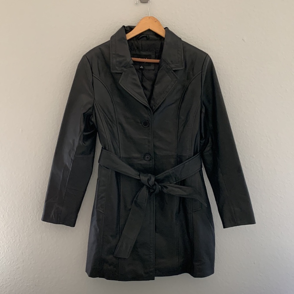 METROSTYLE BLACK SOFT LEATHER COAT nicely lined (loose buttons) (I❤️2bundle!)